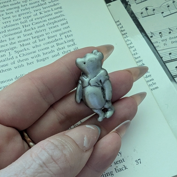 winnie The Pooh Disney Silver Bear Pin - Picture 7 of 7